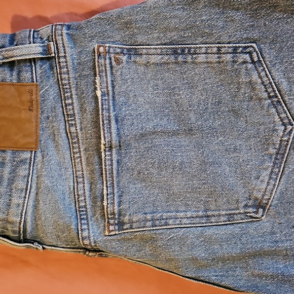 Madewell Curvy 90s Straight Jeans, Size 30P - Picture 4 of 8